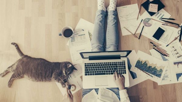 UAE: Employees Seek Compensation for 'Working from Home' Expenses