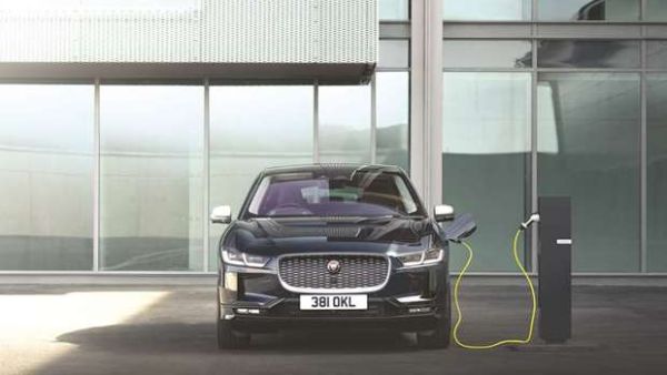 Jaguar Land Rover Cuts Carbon Emissions by Quarter