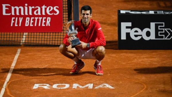 جوكوفيتش يحصد لقباً جديداً