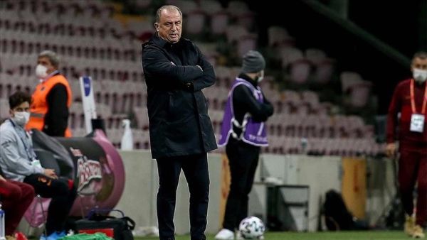 Turkish football authority bans Terim over unsportsmanlike conduct against referee (Photo: AA)