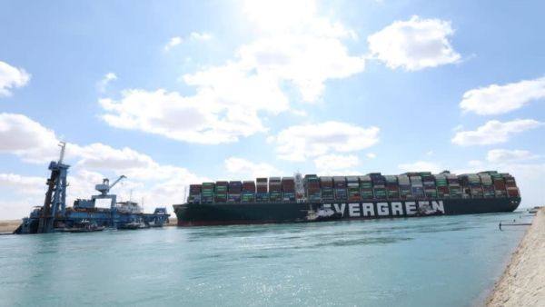 Megaship Blocking Suez Moves Slightly, No Timeline for Refloating