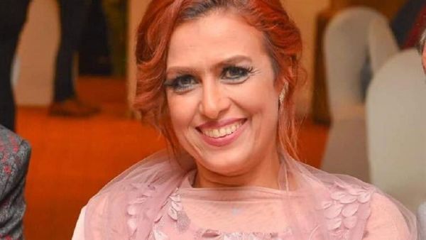 ظهور نادر لسيمون برفقة زوجها