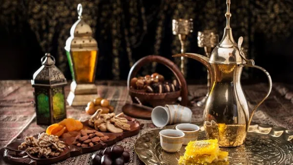 يقدم مطعم ليمون بيبر مائدةَ إفطارٍ شاملة تضم ما لذ وطاب من المأكولات المحلية والعالمية والمرطبات الرمضانية الزكية 
