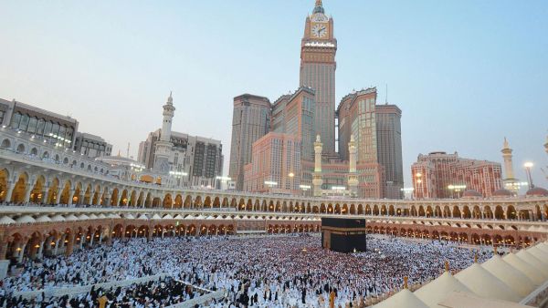 توجيهات أمير سعودي توصي بإخلاء صحن المطاف 