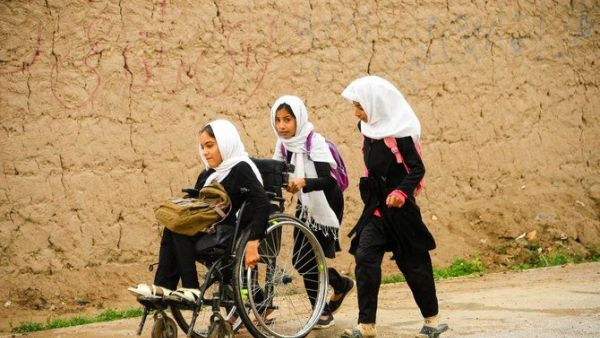 A group of Afghan schoolgirls are seen walking to school. (AFP/ File Photo)