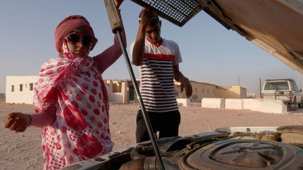 مشهد من وثائقي الحمادة. 