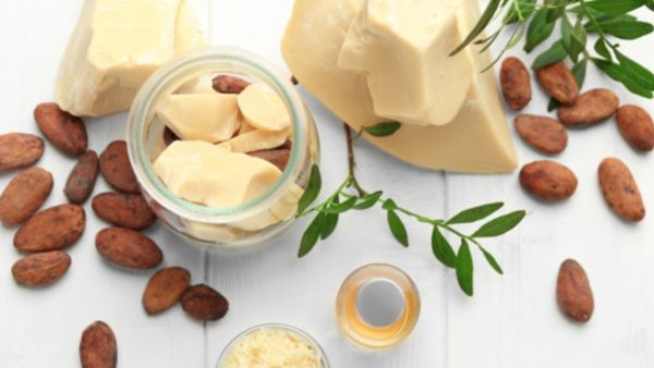 جميلة البوابة: فوائد زبدة الكاكاو للبشرة 