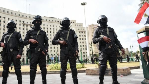 Members of the Egyptian police special forces stand guard on Cairo's landmark Tahrir Square. (AFP/ File Photo)