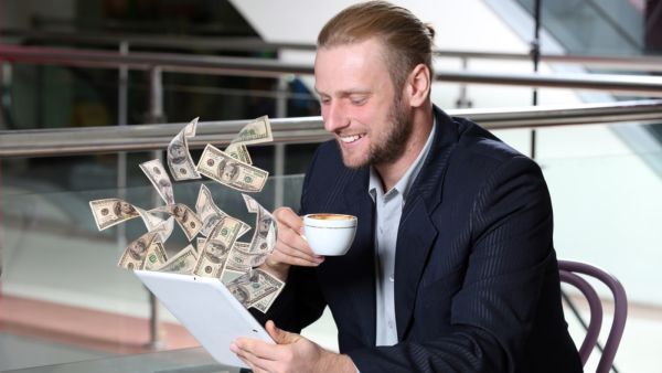 توقّعات المستقبل عن الوضع المادي والعاطفي والصحي، مستندًا إلى الأبراج