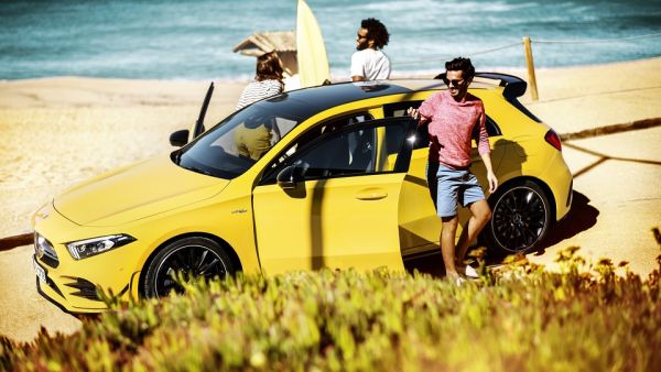 سيكون صيف هذا العام حار وصاخب وسريع ولذا أردنا أن نقدم لعملاء AMG فحصاً مجانياً لنضمن استمتاعهم بأعلى كفاءة وأداء لنجماتهم في كل الأوقات".