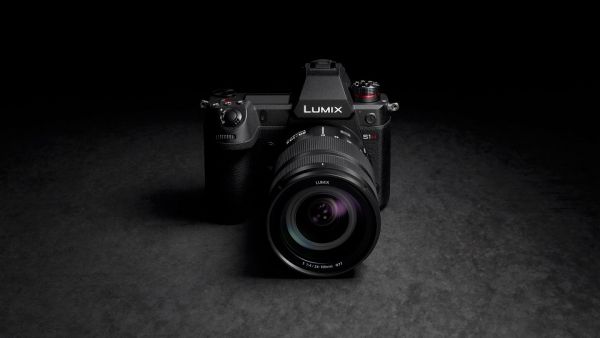 كاميرا LUMIX S1Hباناسونيك كاميرا LUMIX S1Hباناسونيك 