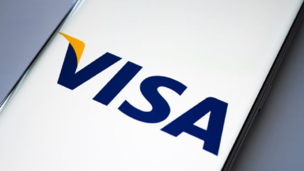 ابتكرت Visa استخدام الشبكات العصبية التي تحاكي الدماغ البشري لدعم منصتها القائمة على الذكاء الاصطناعي لرصد مخاطر الاحتيال المحتملة. 