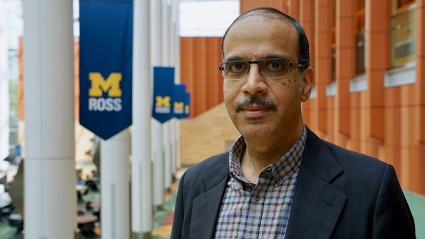إبراهيم بالغنيم، مدير عام إدارة الوظائف لدى شركة الاتصالات السعودية إبراهيم بالغنيم، مدير عام إدارة الوظائف لدى شركة الاتصالات السعودية