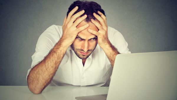 سيجعلك عملك الذي تكرهه تبني علاقات جديدة قد تستفيد منها في المستقبل بأكثر من طريقة