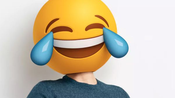 ضحك