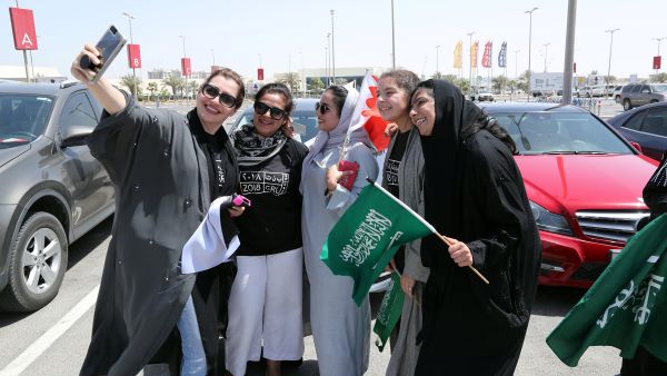 - للمرأة حق طلب الحصول على سجل الأسرة من «الأحوال»