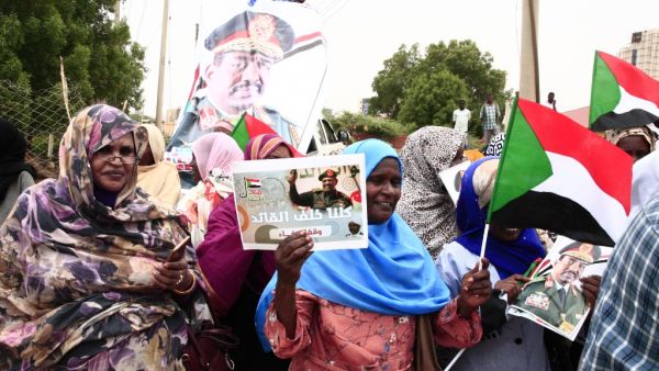 Supporters of Sudan's deposed military ruler Omar al-Bashir gather in protest outside the court house in Khartoum on August 24, 2019. (AFP/ File Photo)