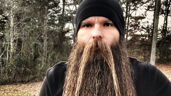 أطول لحية الان