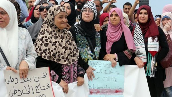 Lebanon thousands of Palestinian refugees gathering in front of the Canadian embassy seeking asylum (Twitter)