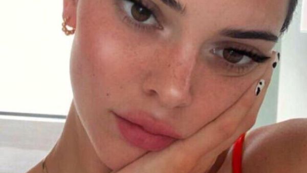 Kendall Jenner  (Twitter)