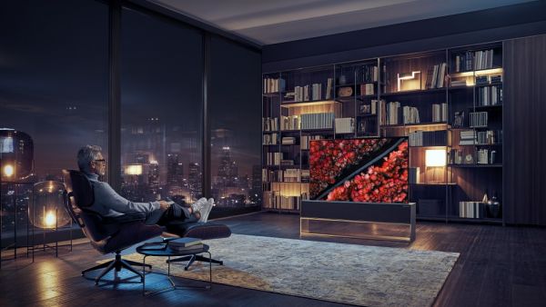 LG SIGNATURE OLED TV R at Full View mode