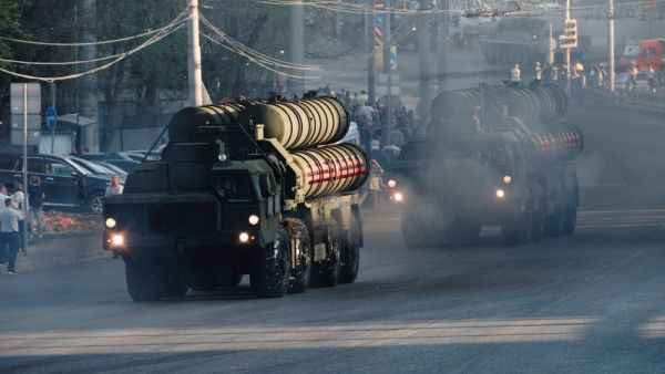 S-400 missile defense system (Shutterstock)	