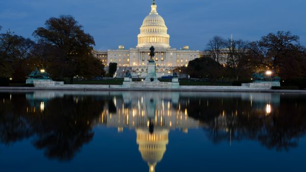 View on Capitol in Washington DC (Shutterstock)	