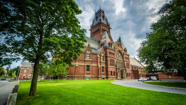 The Harvard Memorial Hall (Shutterstock)	