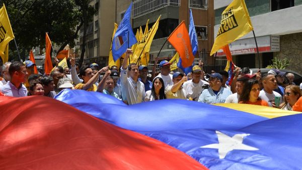 Venezuelan opposition leader and self-proclaimed acting president Juan Guaido (C) gestures during a rally in Baruta neighbourhood, in Caracas on September 14, 2019. (Matias Delacroix / AFP)