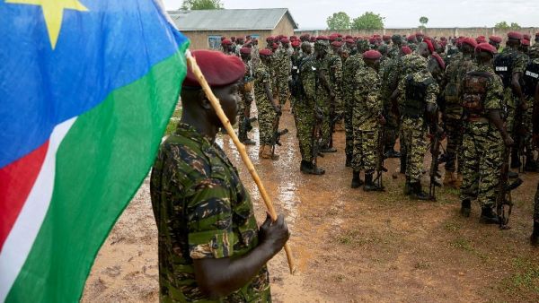 Members of South Sudan People's Defence Forces (SSPDF), formerly named Sudan People's Liberation Army (SPLA), assigned as South Sudan's presidential guard drill at their barracks just south of the capital Juba (AFP /Alex McBride)