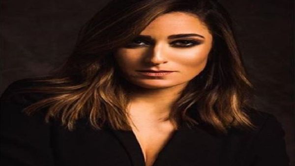الفنانة أمينة خليل