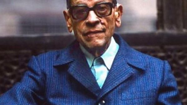 Naguib Mahfouz (Twitter)