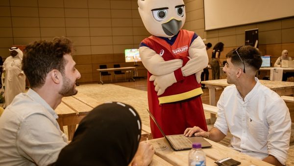 خلال الحدث