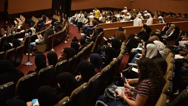 خلال الحدث خلال الحدث