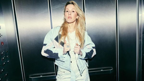 The singer had arrived at her wedding in a blue Volkswagen camper van.