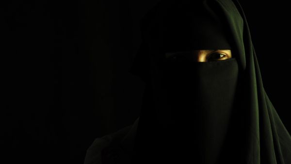Niqab Women  (Shutterstock)