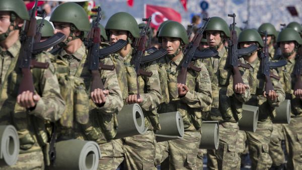 Soldiers walking at Gundogdu square alsancak. (Shutterstock/ File Photo)