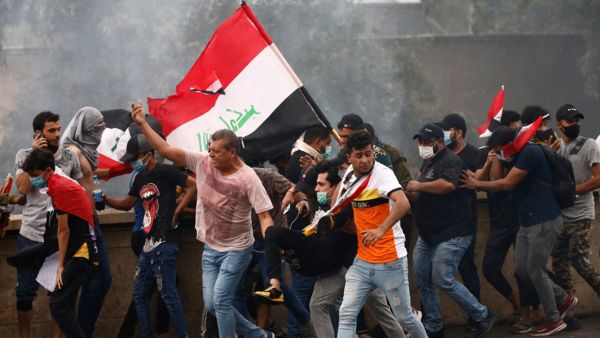 شهدت العاصمة العراقية بغداد وعدد من محافظات الجنوب والوسط احتجاجات مطالبة بمحاربة الفساد