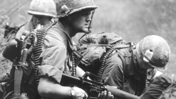 يدل على حدوث فوضى داخل الأسرة كما يمكن أن تضل على سوء الحال في العمل يدل على حدوث فوضى داخل الأسرة كما يمكن أن تضل على سوء الحال في العمل