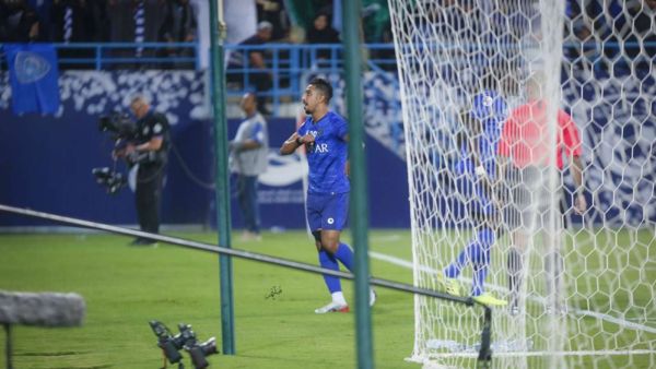 الهلال إلى النهائي