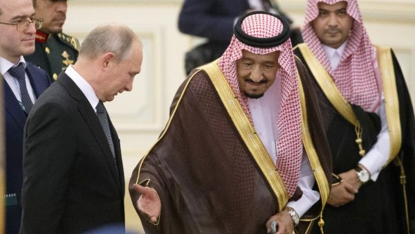 Saudi Arabia's King Salman welcomes Russian President Vladimir Putin during their meeting in Riyadh, Saudi Arabia, on October 14, 2019. (Alexander Zemlianichenko / POOL / AFP)
