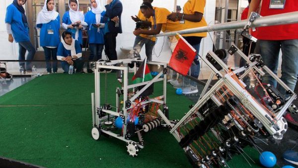 Organized by the Dubai Future Foundation under the theme ‘Ocean Opportunities’, the FIRST Global Challenge focuses on developing robots to clean up the millions of tons of pollutants in the oceans. (File/AFP)