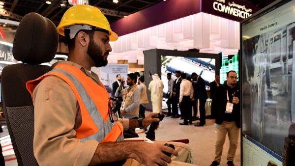 إريكسون تسلط الضوء على عروض تقنية الجيل الخامس في مجال التشغيل المعدات عن بعد خلال فعاليات أسبوع جيتكس للتقنية 2019 إريكسون تسلط الضوء على عروض تقنية الجيل الخامس في مجال التشغيل المعدات عن بعد خلال فعاليات أسبوع جيتكس للتقنية 2019