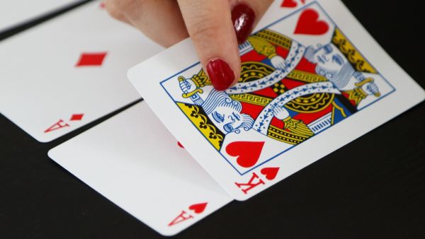ما تفسير الحلم بالملك في المنام؟