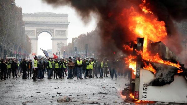 Yellow Vests protest for 50th straight week, as unpopular Macron reaches 2.5 years. (AFP/ File Photo)