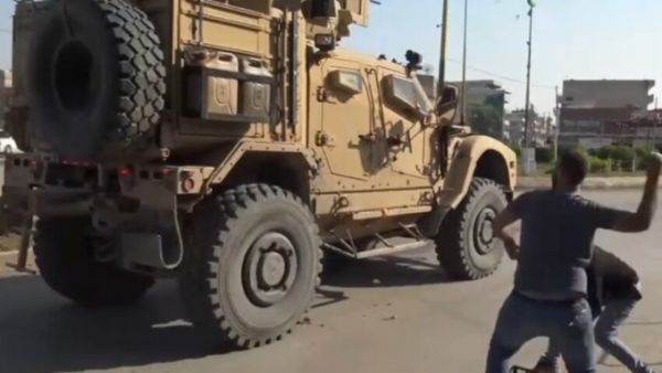 Angry Kurds block US troops (Twitter)