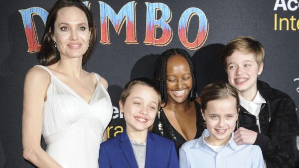 أنجلينا جولي وأطفالها 