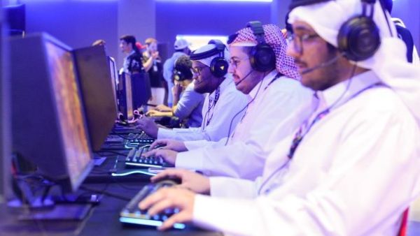 مركز أجيال للإبداع يفتح أبوابه مع جيكوم وآرك ويقدم دورات ألعاب الفيديو