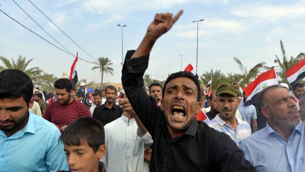  شهدت بغداد والعديد من المناطق العراقية تظاهرات احتجاجية تحت عنوان "جمعة الصمود"