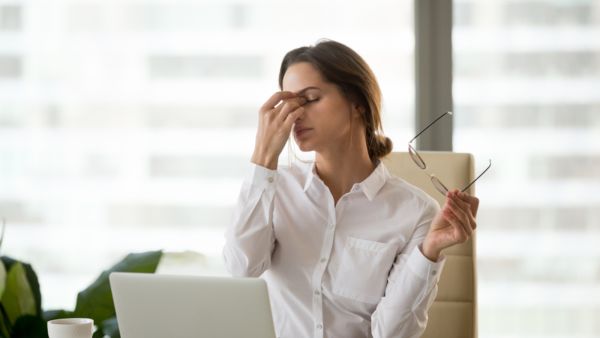 يعد الجزر هو الأكثر شهرة في تحسين صحة العيون لأنه يحتوي على بيتا كاروتين
